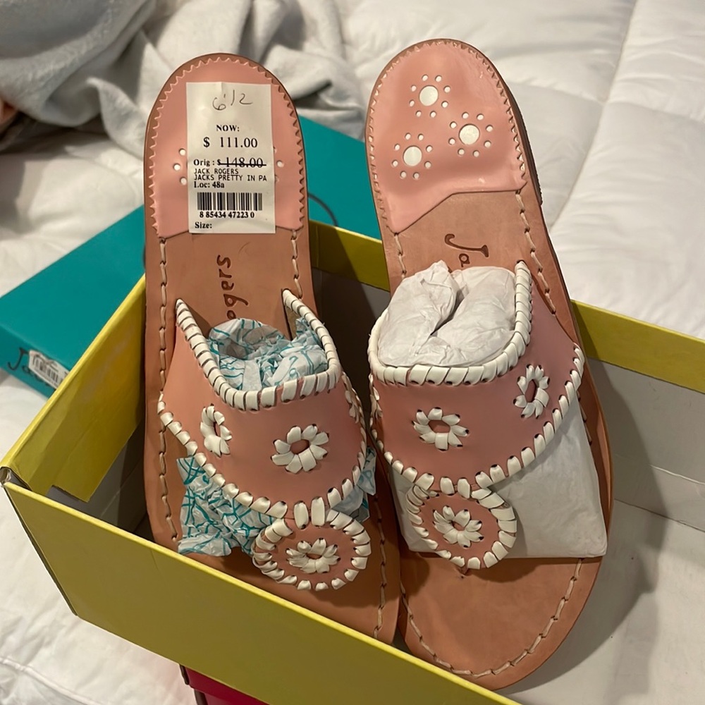 NWT never worn light pink size 6.5